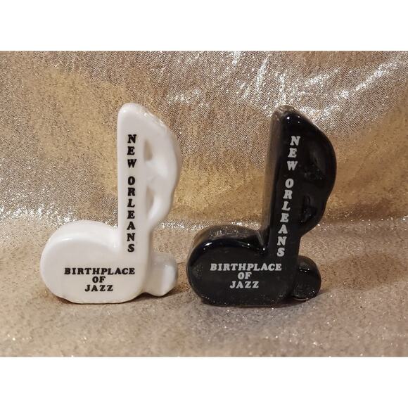 Vintage New Orleans Jazz Music Notes Black White Ceramic Salt Pepper Shakers Set - Picture 1 of 6